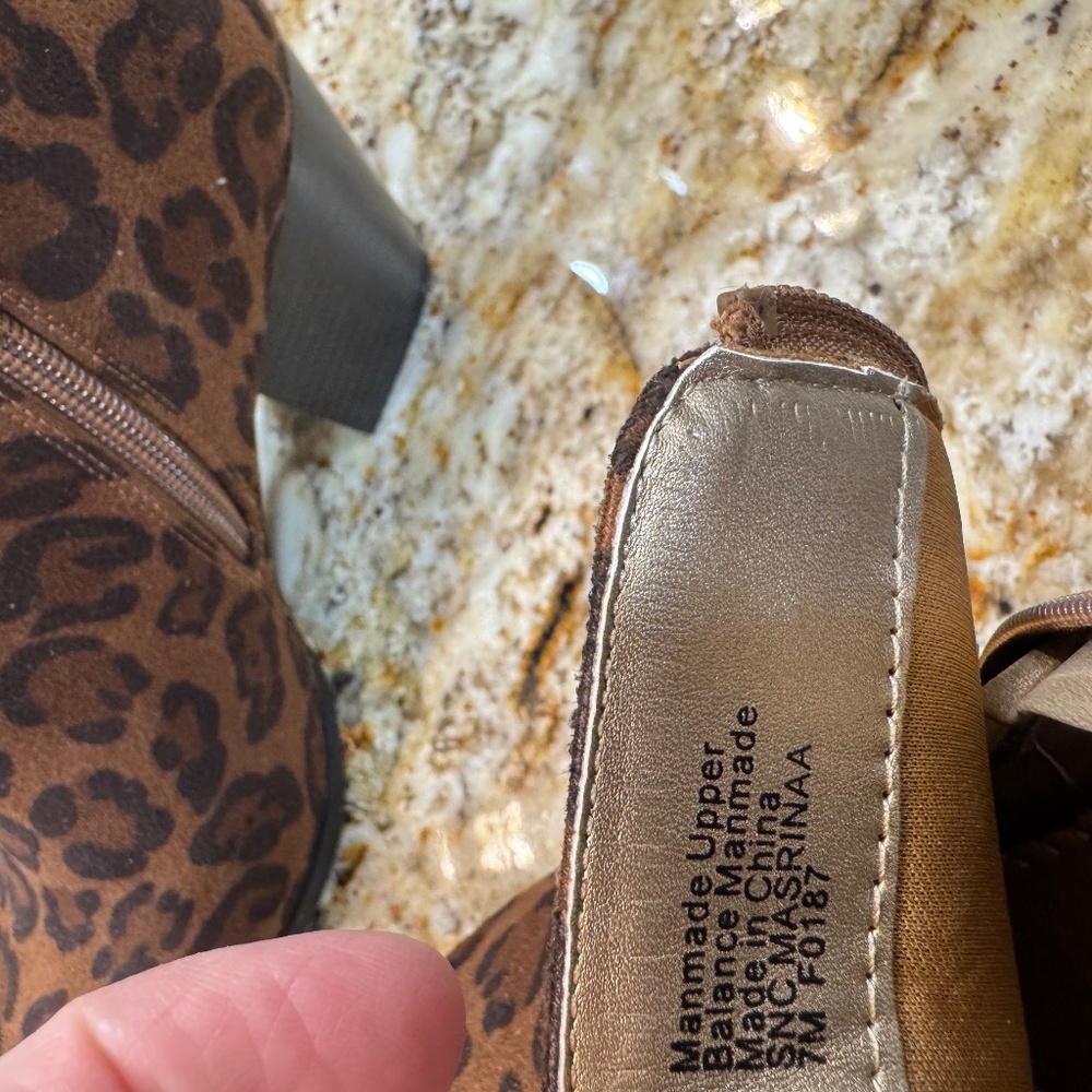Style & Co. Leopard faux suede ankle boots Excellent UNUSED condition!! 7M - Picture 11 of 16